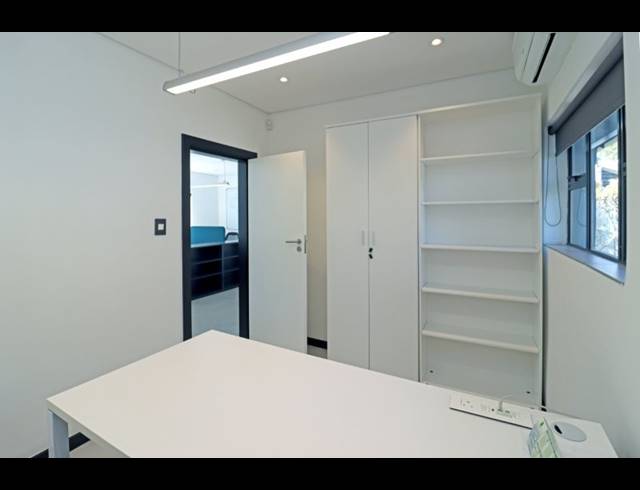 66.20M² BUSINESS TO LET IN PARKMORE